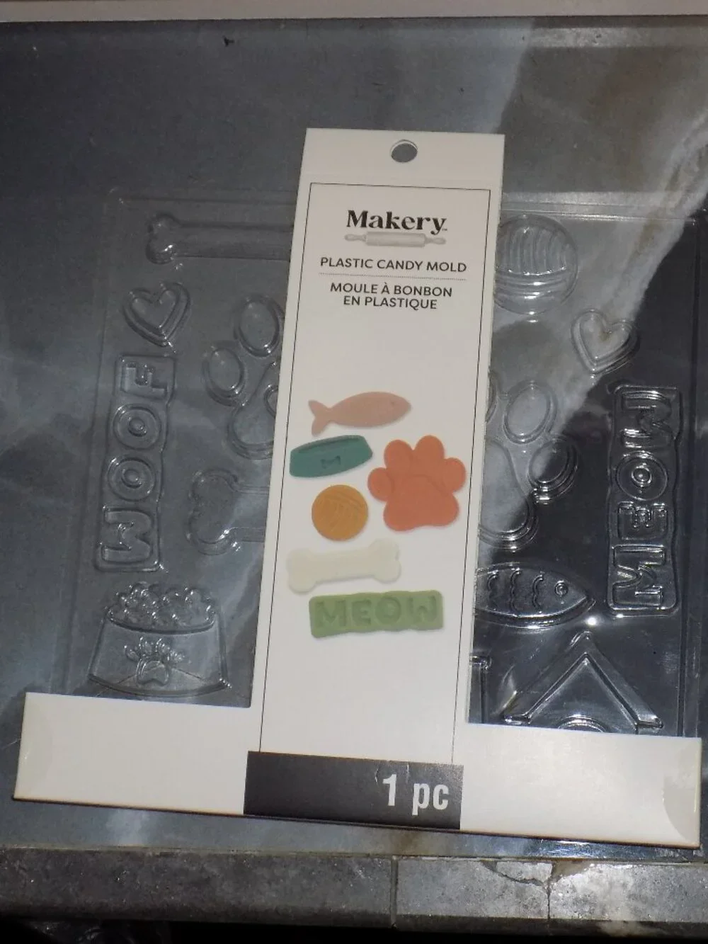 Makery Plastic Pet Candy Mold w/Instructions NEW